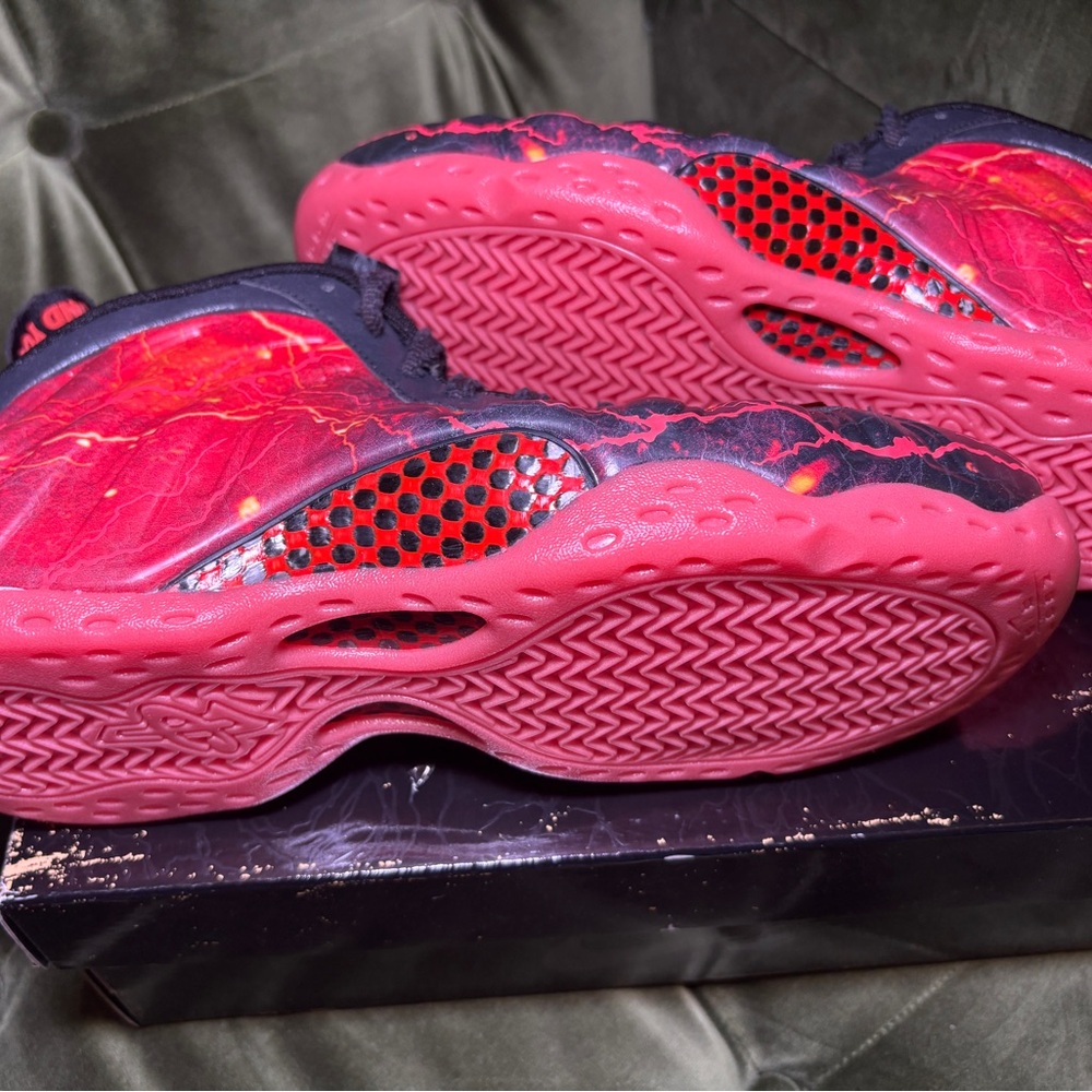 Nike “Vecna,Stranger Things” Foamposite 10 - Picture 11 of 13